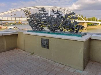 Tiszavirágzás szobor Szeged