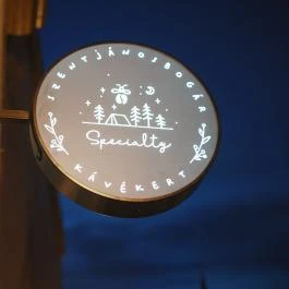 Szentjánosbogár Specialty Kávékert Székesfehérvár - Külső kép