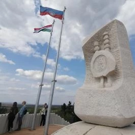 Aranybulla-emlékmű Székesfehérvár - Egyéb