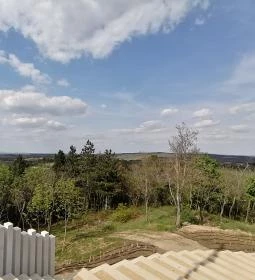 Aranybulla-emlékmű