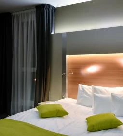 Best Western Plus Lakeside Hotel 