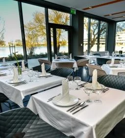 Best Western Plus Lakeside Hotel 