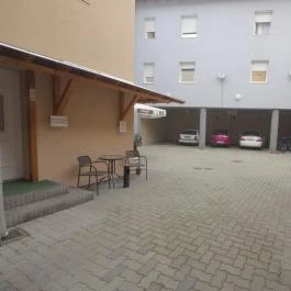 Hotel Vadászkürt Székesfehérvár - Medence/kert