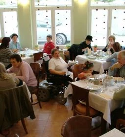 Ízlelő Családbarát Étterem