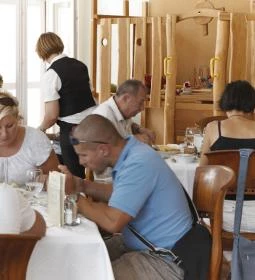 Ízlelő Családbarát Étterem