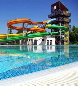 Szekszárdi Családbarát Strand- és Élményfürdő