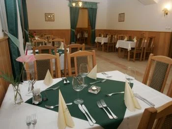 Festetich Kastélyszálló Ezüsthárs étterem Szeleste