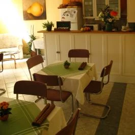 Vadrózsa Panzió Szentendre - Vendéglátás