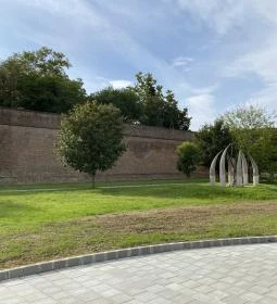 Civitas Invicta emlékmű