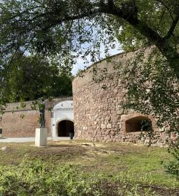 Tinódi Lantos Sebestyén szobra