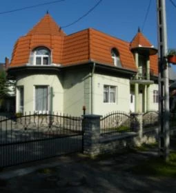 Aranyszarvas Vendégház & Apartman