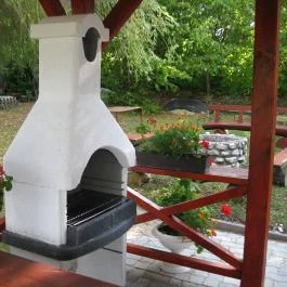 Hegyi Panzió Szilvásvárad - Medence/kert