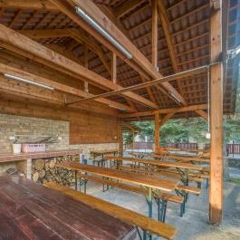 Lipicai Hotel Szilvásvárad - Medence/kert