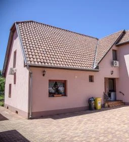 Rózsalugas Vendégház