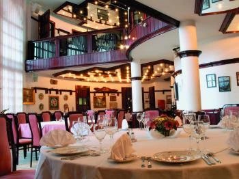 Hozam Klub Étterem Szolnok