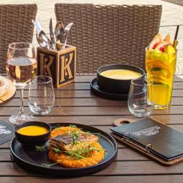 Komló Étterem & Kávézó Szombathely - Étel/ital