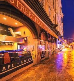 Komló Étterem & Kávézó