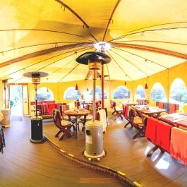 Öreg Sam Sörkert & Étterem Szombathely - Külső kép