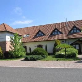 Józsi Bácsi Szállodája & Vendéglője Szombathely - Külső kép