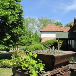 Józsi Bácsi Szállodája & Vendéglője Szombathely - Medence/kert