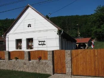 Cseresznyés Vendégház Szomolya