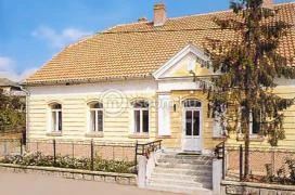 Bajza József Emlékszoba Sz?csi