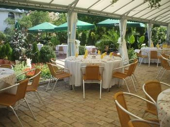 Két Fenyő Étterem Taksony