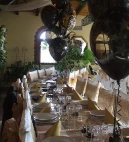 Két Fenyő Étterem 