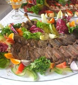 Két Fenyő Étterem 