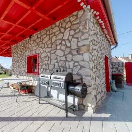 Bohém Borklub Tállya - Medence/kert