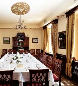 Oroszlános Borhotel