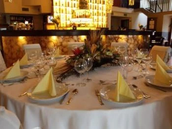 Cocoon Étterem Tata