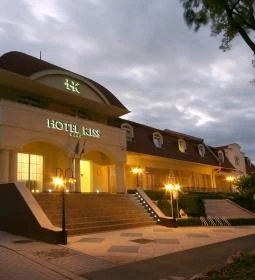 Hotel Kiss