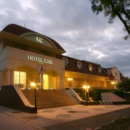 Hotel Kiss Tata - Külső kép