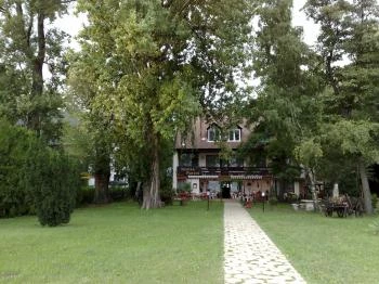 Mónika Panzió Tata