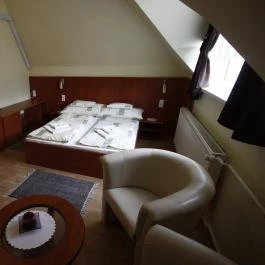 Parti Panzió Tata - Szobák