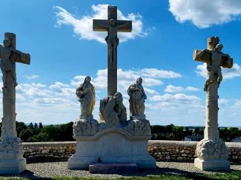 Kálvária-szoborcsoport Tata