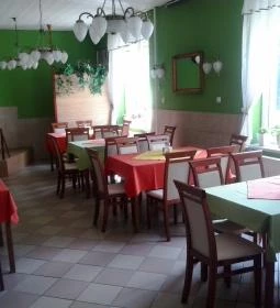 Vendéglő a Három Tölgyfához