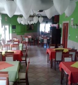 Vendéglő a Három Tölgyfához