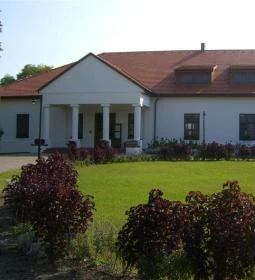 Sarlóspuszta Club Hotel