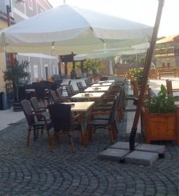 Gulyás Udvar Étterem