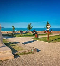 I. András és Anasztázia Hercegnő szobra