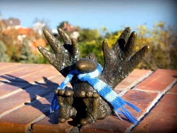 Kolodko: Gombóc Artúr miniszobor Tihany