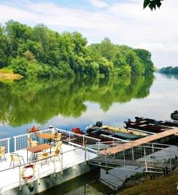 Kérész Kikötő & Étterem