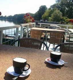 Kérész Kikötő & Étterem