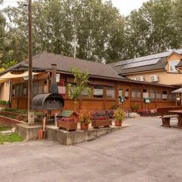 Tiszacsegei Halászcsárda és Panzió Tiszacsege - Vendéglátás