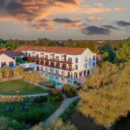 Tisza Balneum Hotel Tiszafüred - Medence/kert