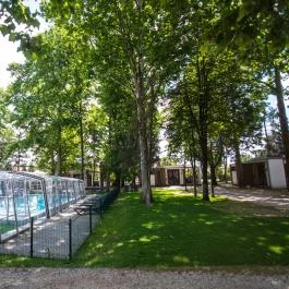 Barack Thermal Apartmanok Tiszakécske - Medence/kert