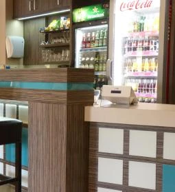 Parton Hotel & Bowling 