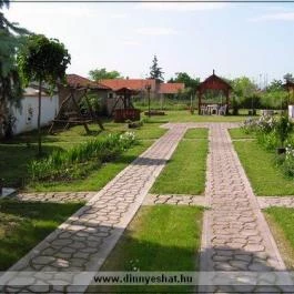 Csillik Vendégház Tiszanána - Medence/kert